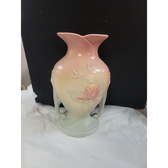 HULL POTTERY PINK AND BLUE 8-1/2 " VASE MAGNOLIA PATTERN # 2 - Picture 2 of 8